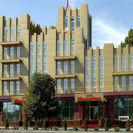 Manhattan Hotel & Restaurant Kişinev Dış mekan fotoğraf