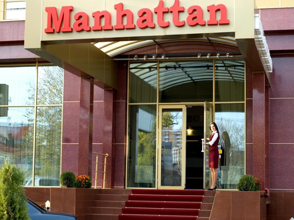 Manhattan Hotel & Restaurant Kişinev Dış mekan fotoğraf