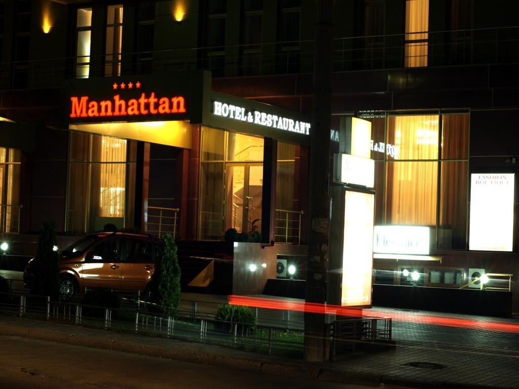 Manhattan Hotel & Restaurant Kişinev Dış mekan fotoğraf